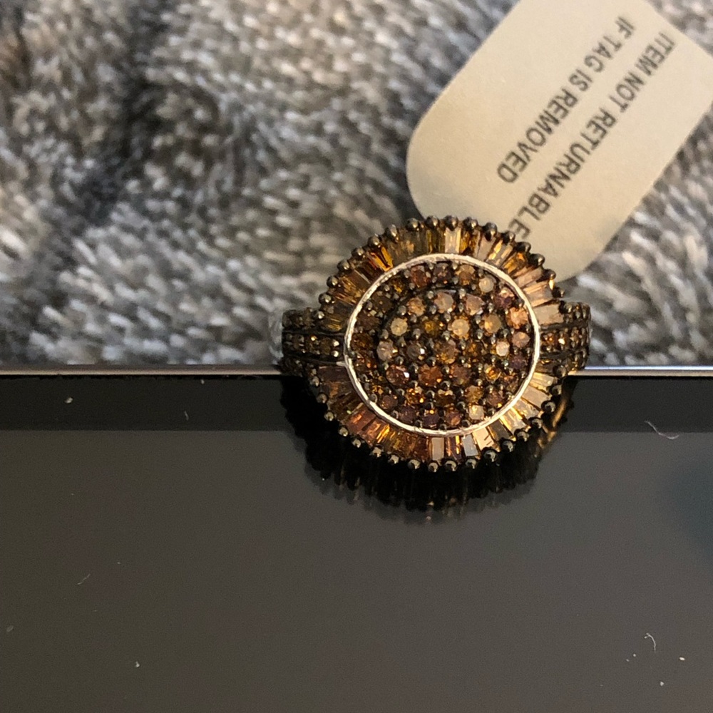🔥🔥💍💍💎Bright Red Diamond Cocktail Ring💎💍💍🔥🔥